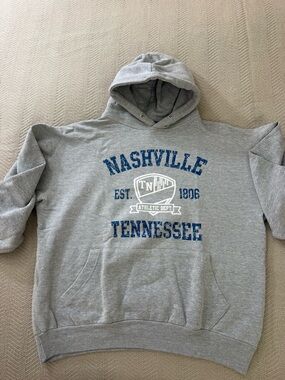 Nashville Tennessee Medium Heather Gray Distressed Look Pullover Hoodie